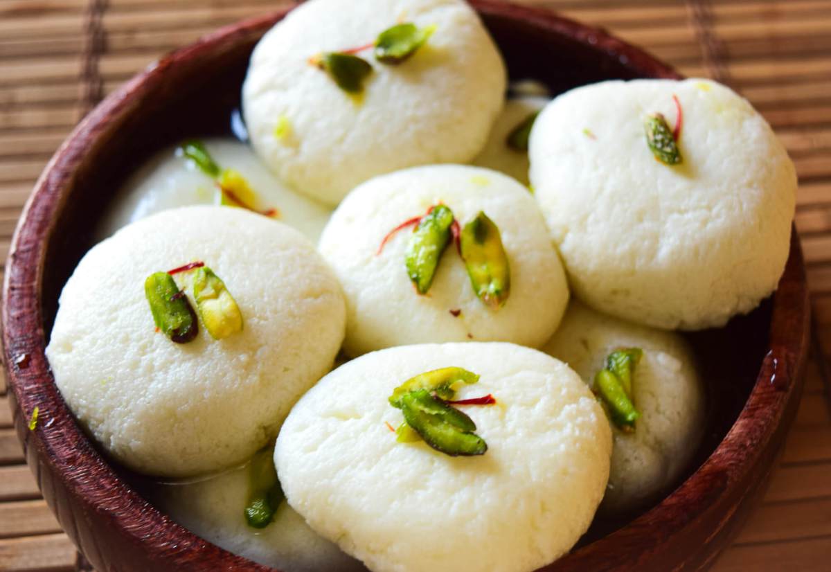 সাতক্ষীরার ঐতিহ্যবাহী খাঁটি ক্ষীর সন্দেশ